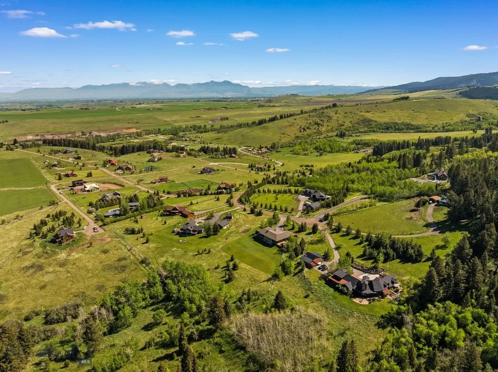 303 S Big Elk Meadow Road Gallatin Gateway MT 59730