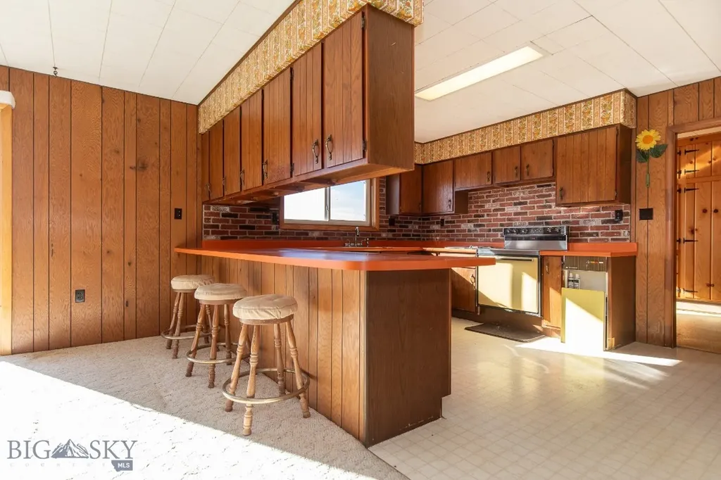 453 Middle Road Sheridan MT 59749