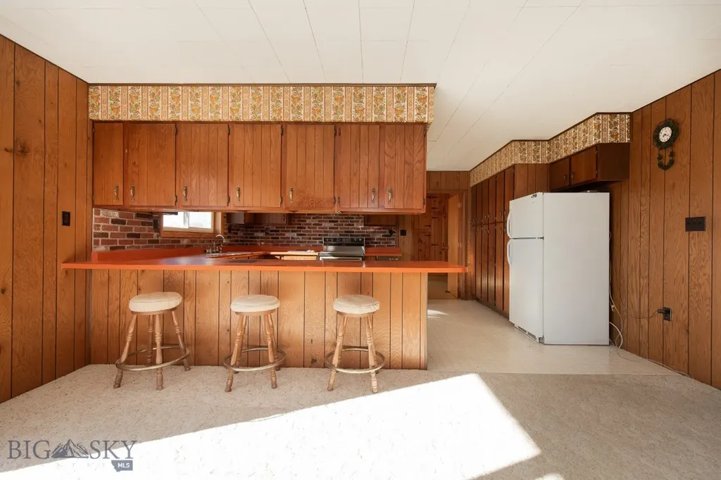 453 Middle Road Sheridan MT 59749