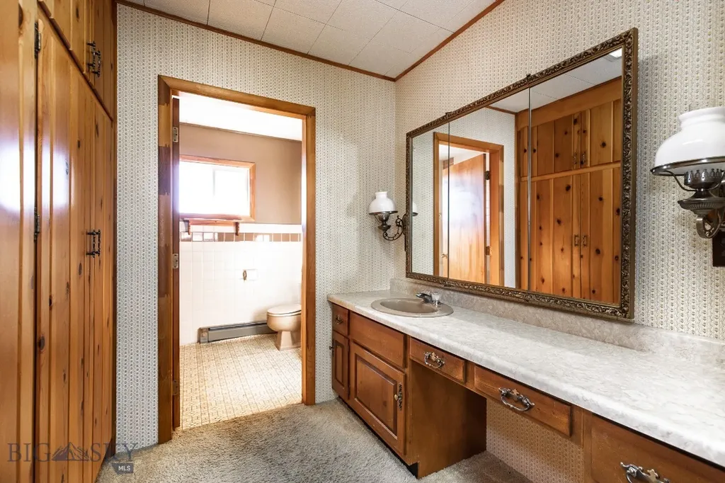 453 Middle Road Sheridan MT 59749