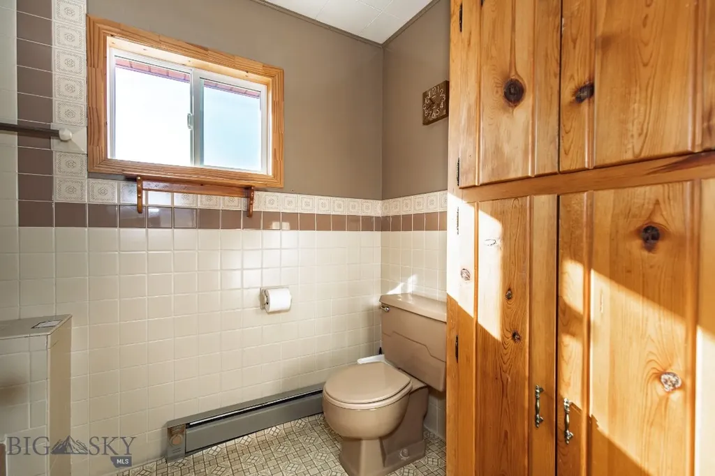 453 Middle Road Sheridan MT 59749