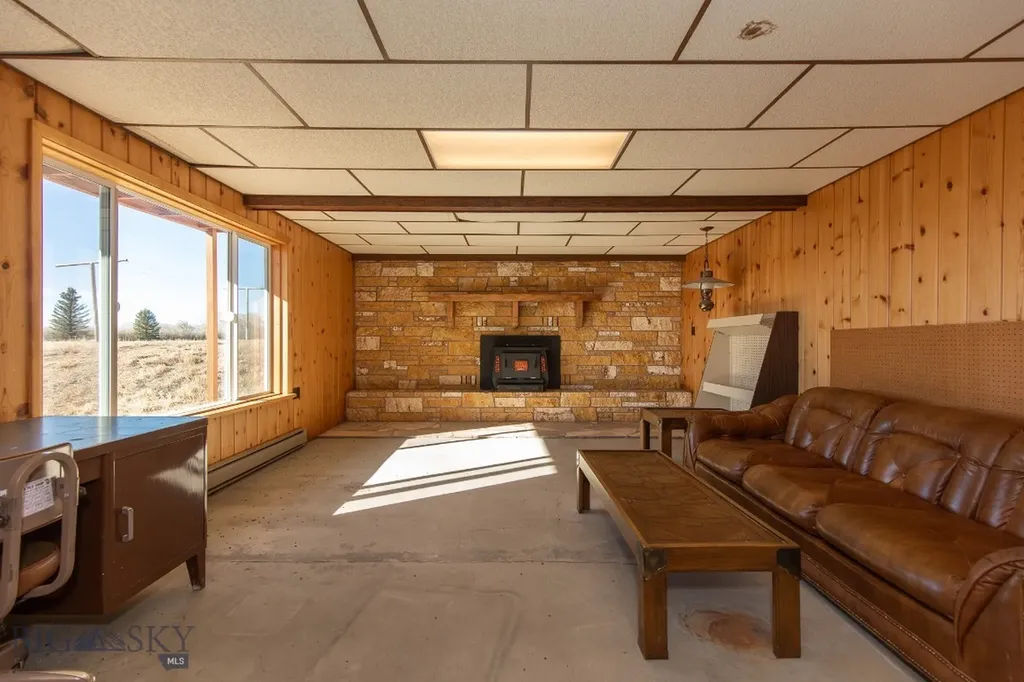 453 Middle Road Sheridan MT 59749