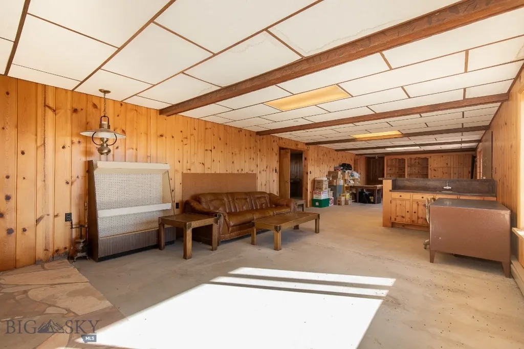 453 Middle Road Sheridan MT 59749