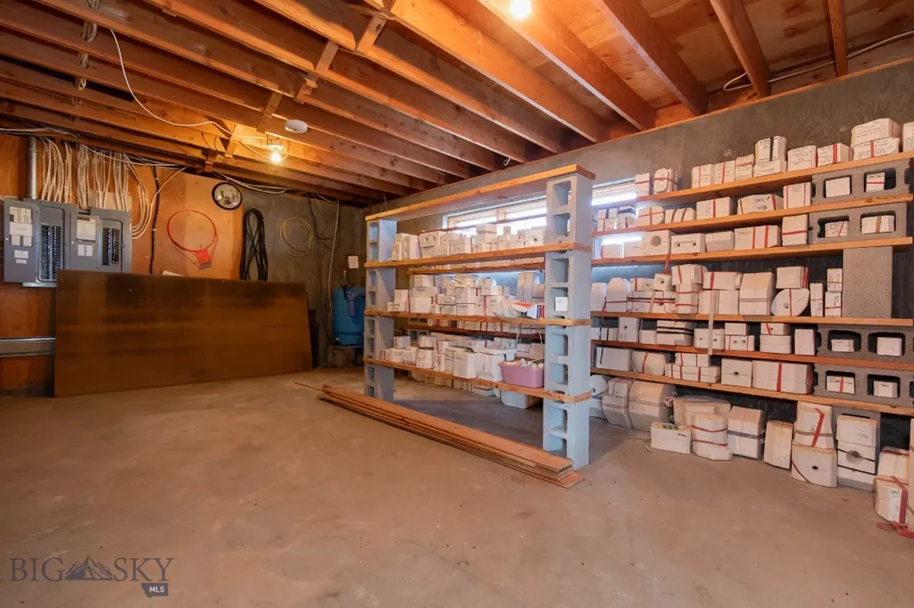453 Middle Road Sheridan MT 59749