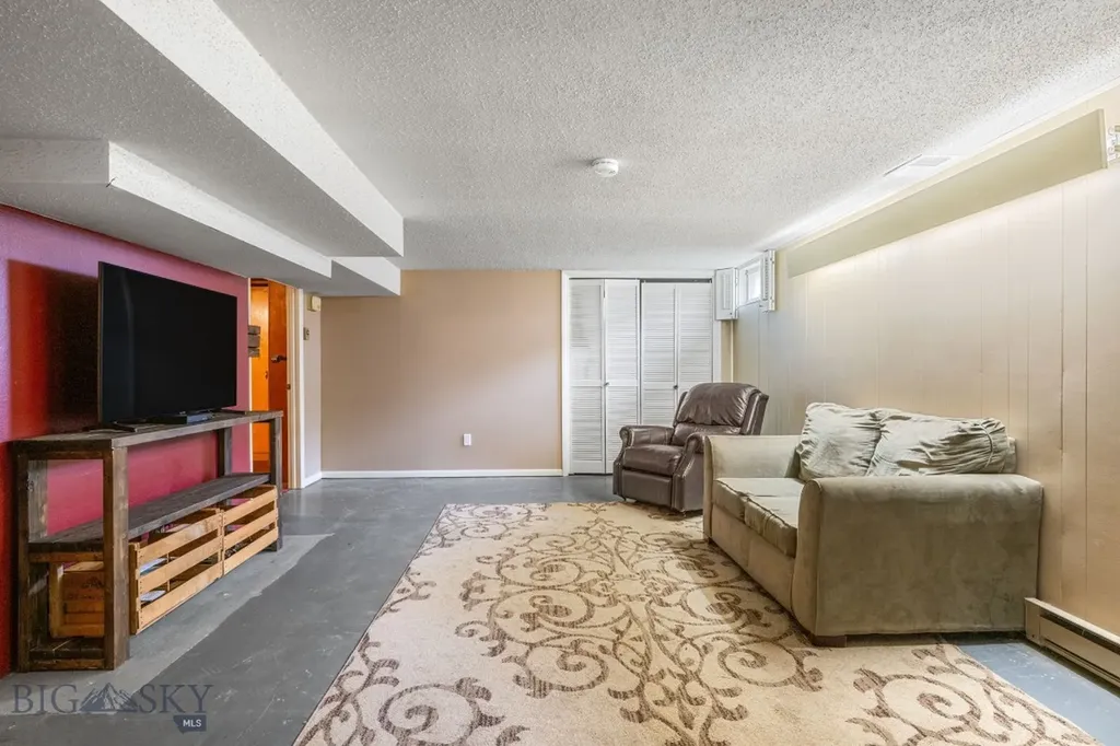 825 E Parkview Court Dillon MT 59725