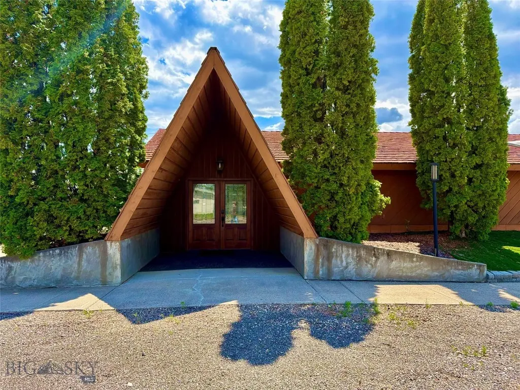 311 12th Street W Chinook MT 59523