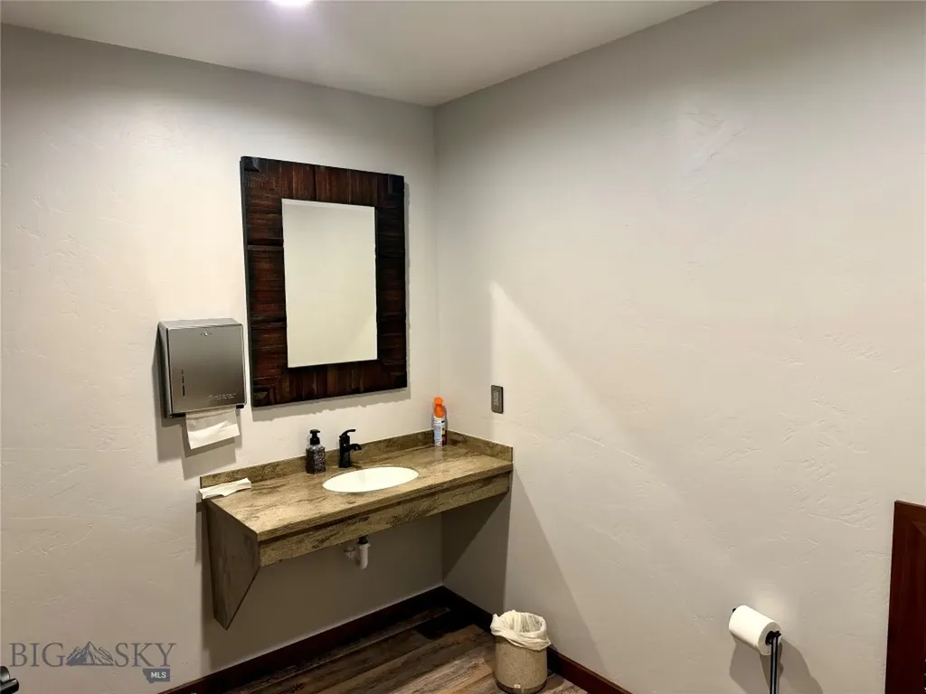 311 12th Street W Chinook MT 59523