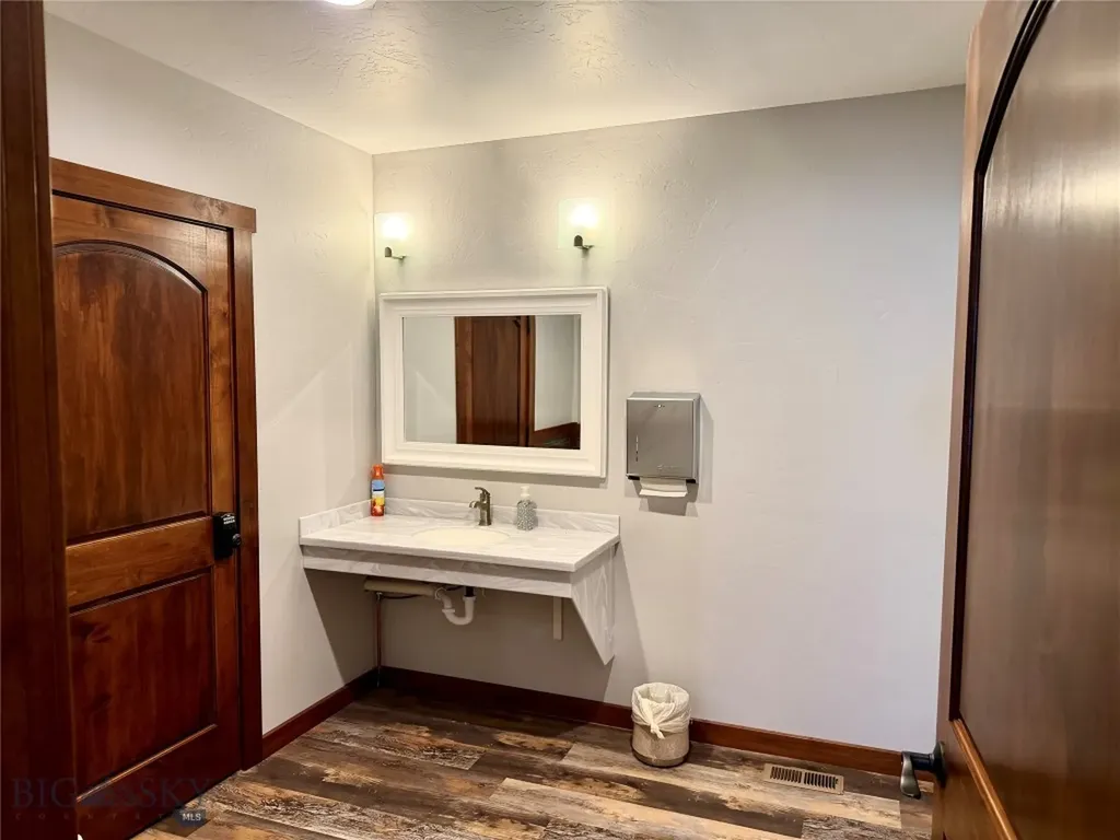 311 12th Street W Chinook MT 59523