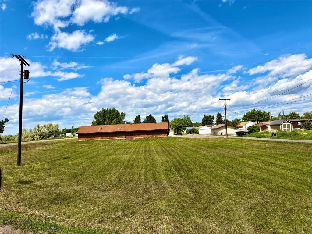 311 12th Street W Chinook MT 59523