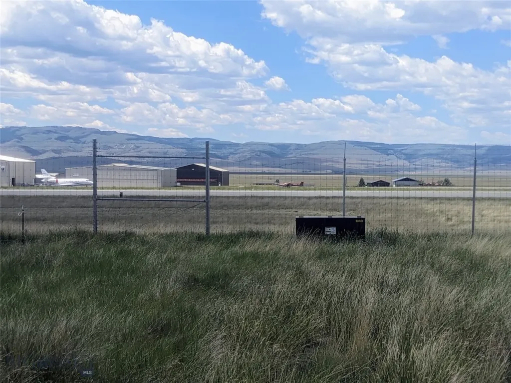42 E Hawker Ennis MT 59759