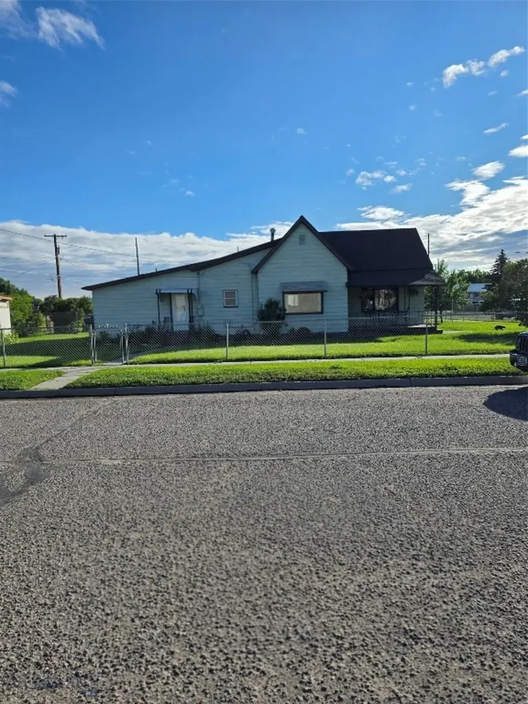 405 N Pacific Dillon MT 59725