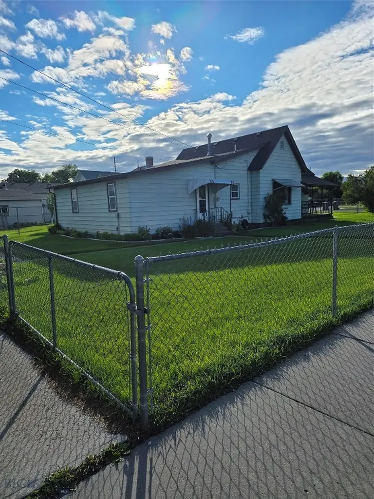 405 N Pacific Dillon MT 59725