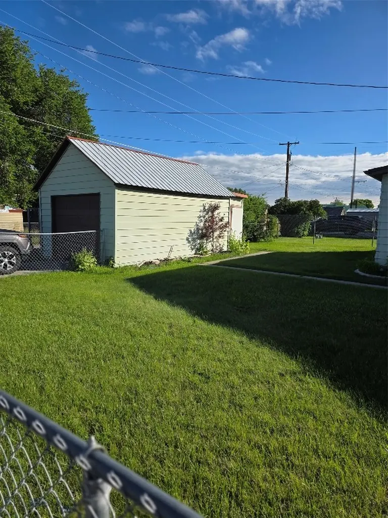 405 N Pacific Dillon MT 59725
