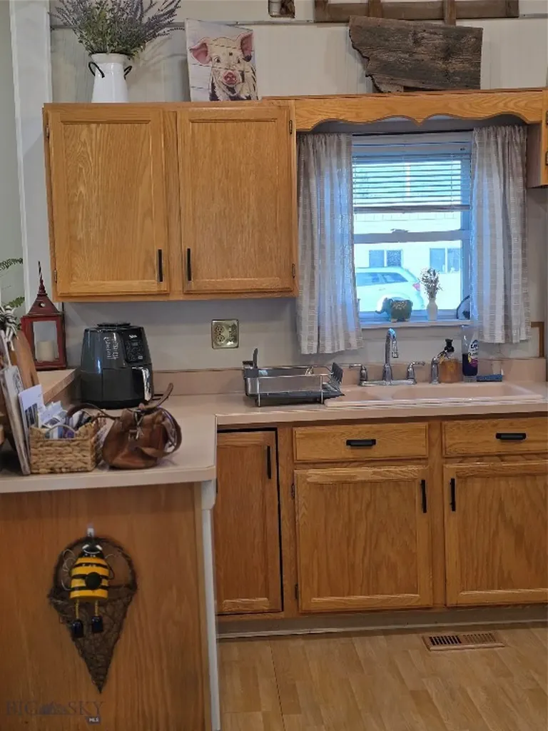 405 N Pacific Dillon MT 59725