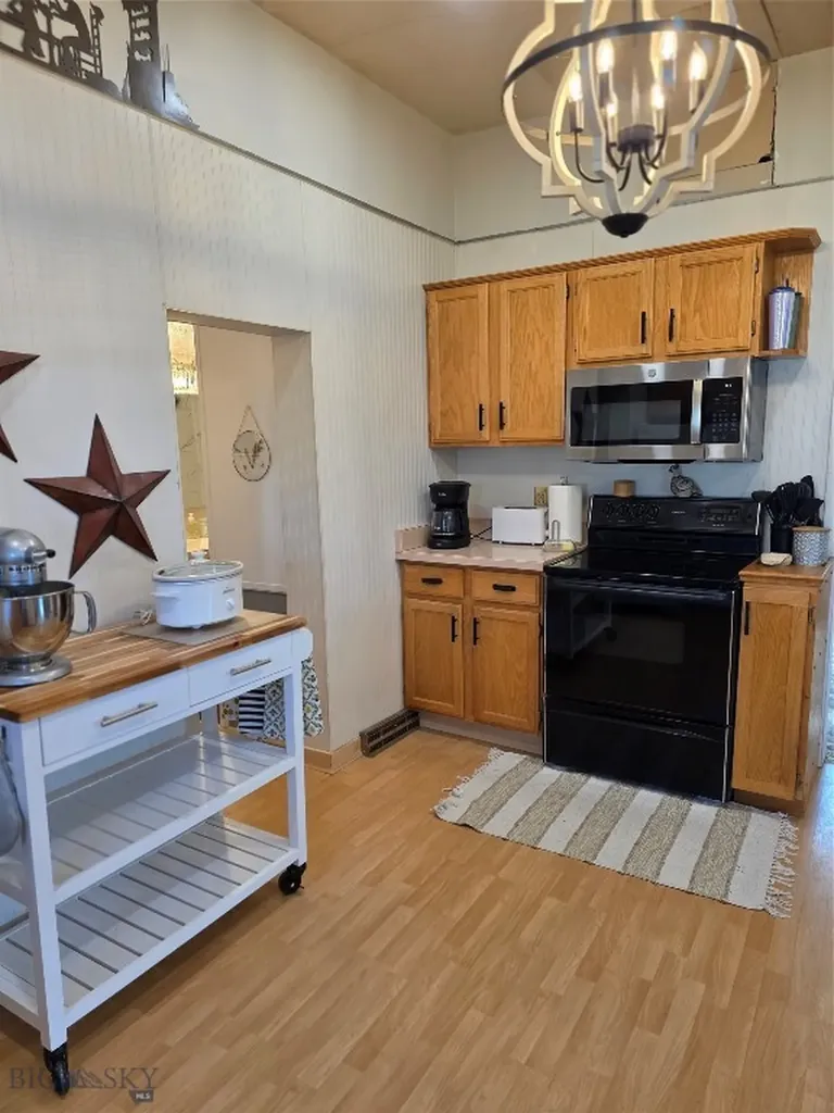 405 N Pacific Dillon MT 59725