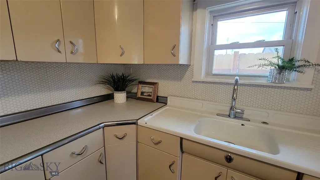 1818 Stuart Butte MT 59701