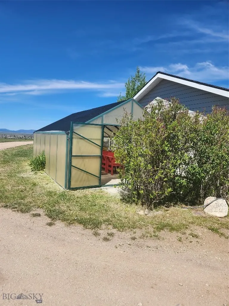 3401 Steel Creek Road Wisdom MT 59761
