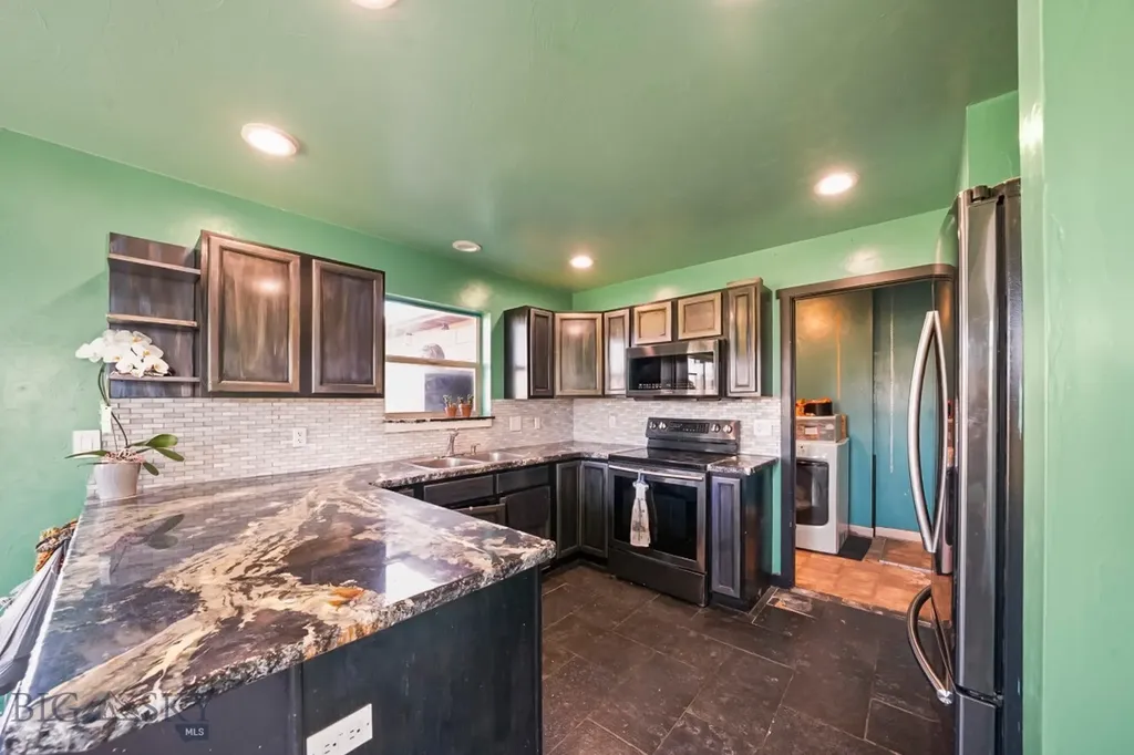 830 N 12th Livingston MT 59047