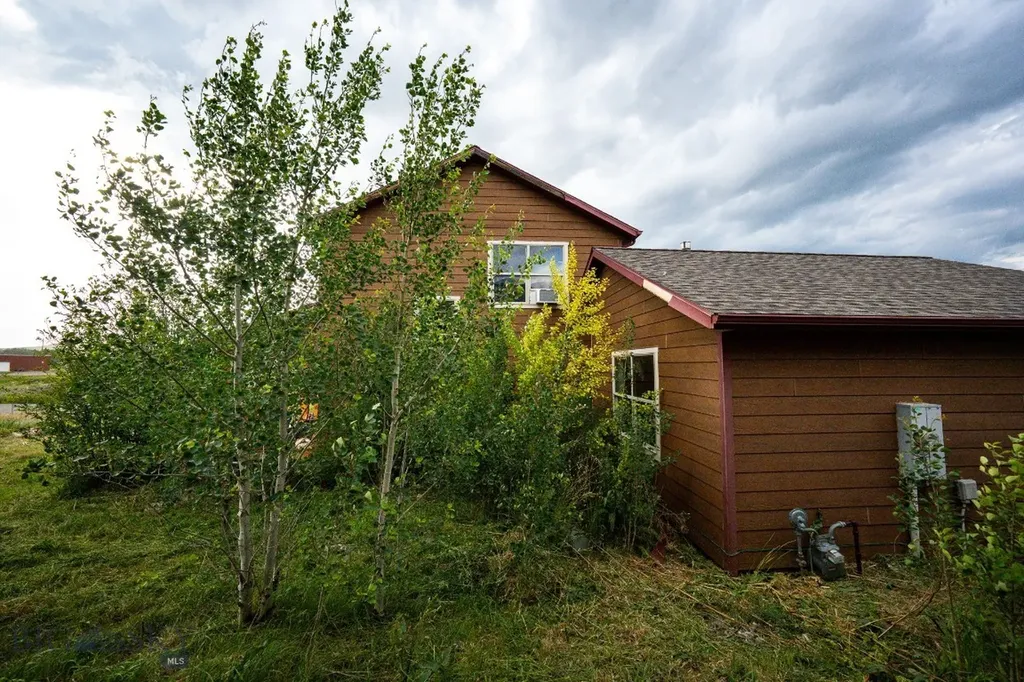 830 N 12th Livingston MT 59047