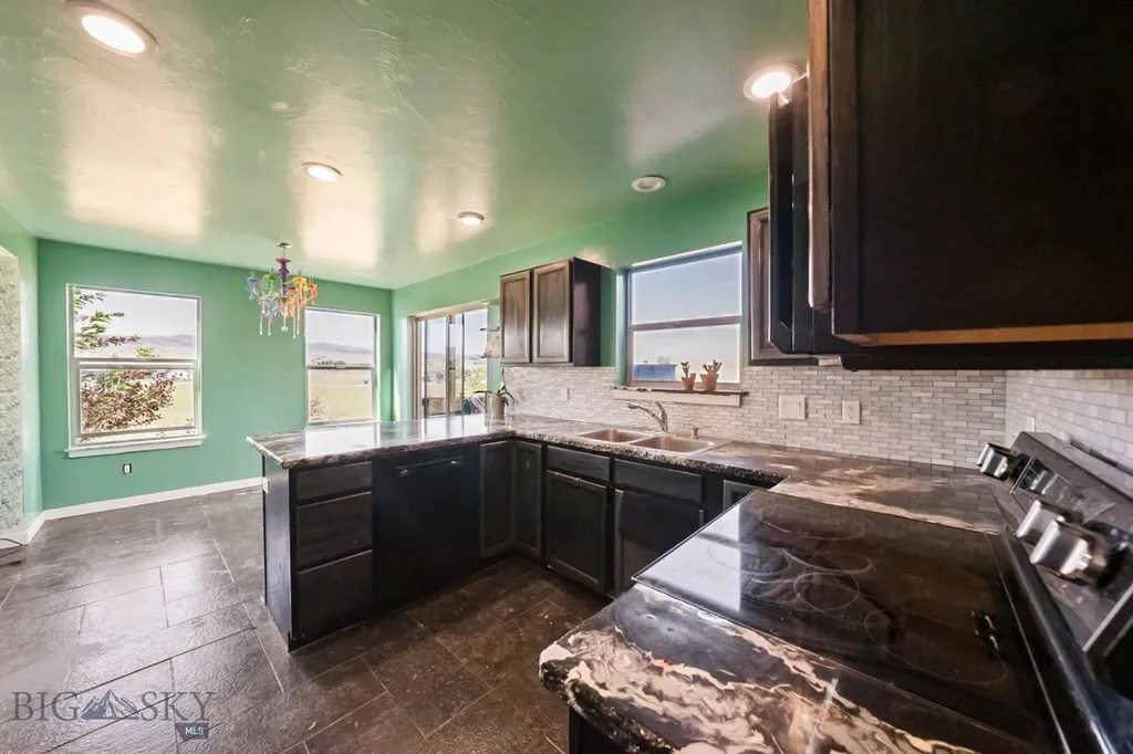 830 N 12th Livingston MT 59047