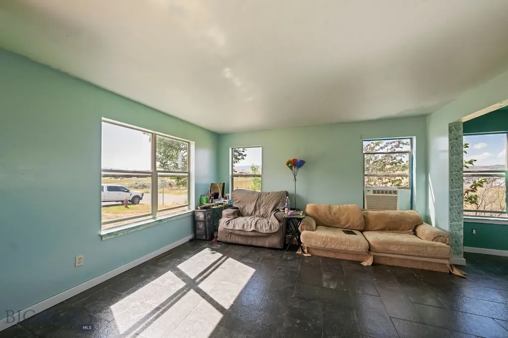 830 N 12th Livingston MT 59047