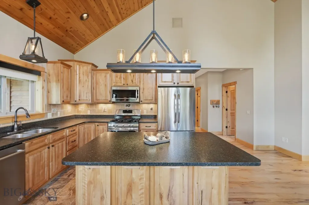 18 Obsidian Road Livingston MT 59047