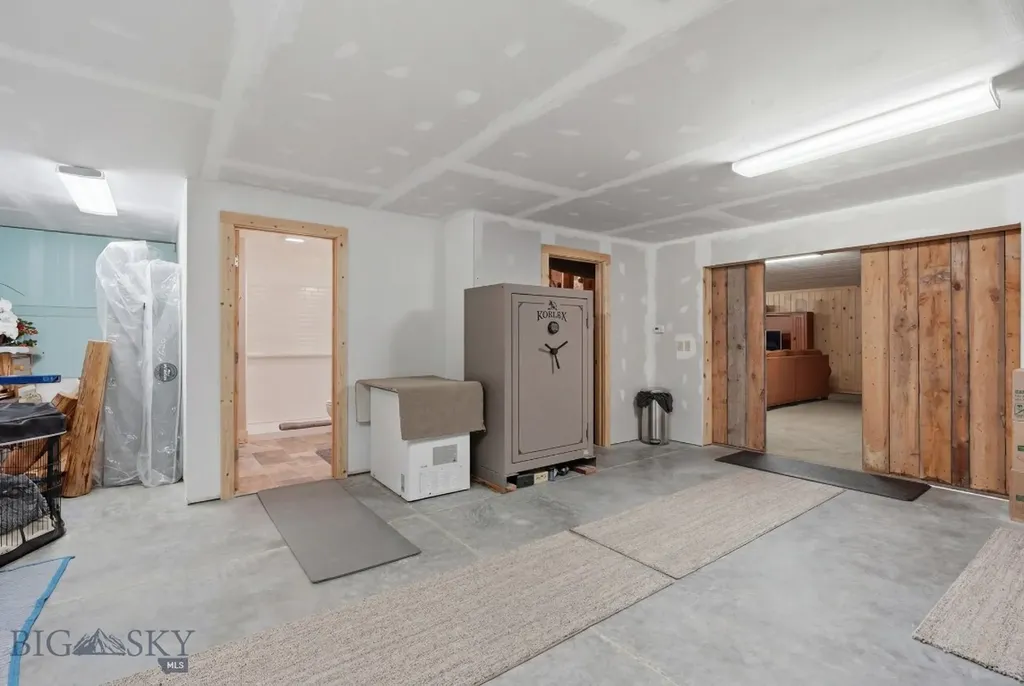 18 Obsidian Road Livingston MT 59047