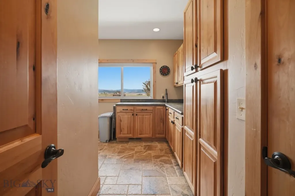 18 Obsidian Road Livingston MT 59047