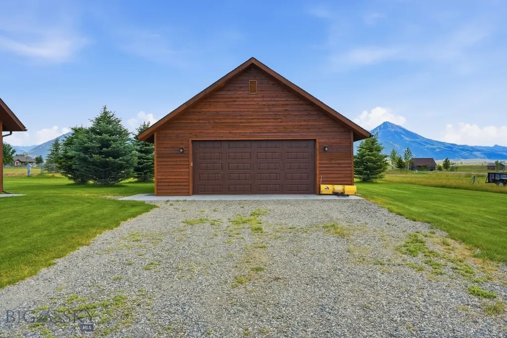 18 Obsidian Road Livingston MT 59047