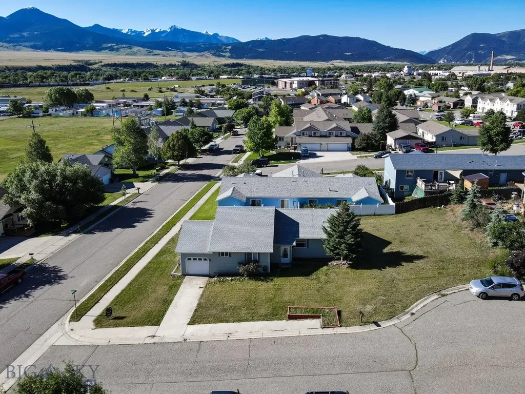 1304 Absaroka Court Livingston MT 59047