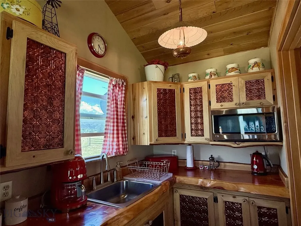 12690 Antelope Valley Road Three Forks MT 59752