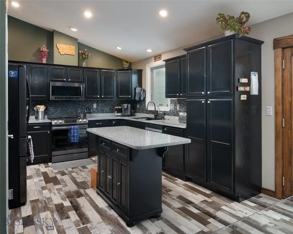 158 Harvester Lane Belgrade MT 59714