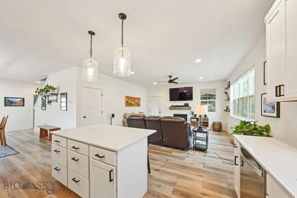 5429 Vaughn Bozeman MT 59718