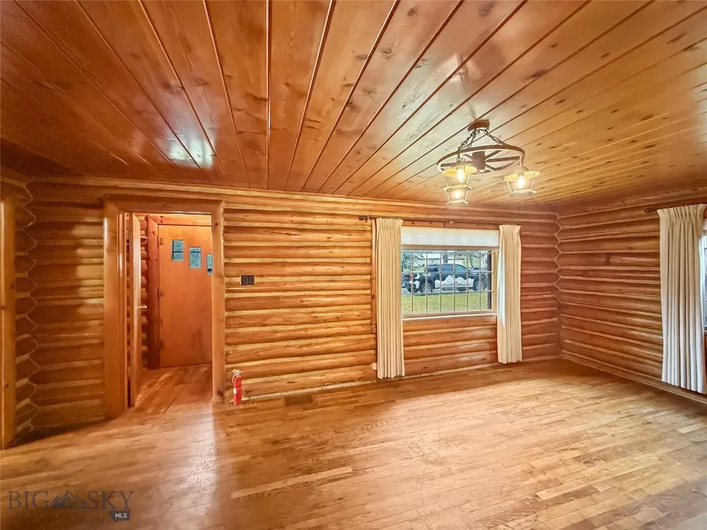 114 E Armitage Ennis MT 59729