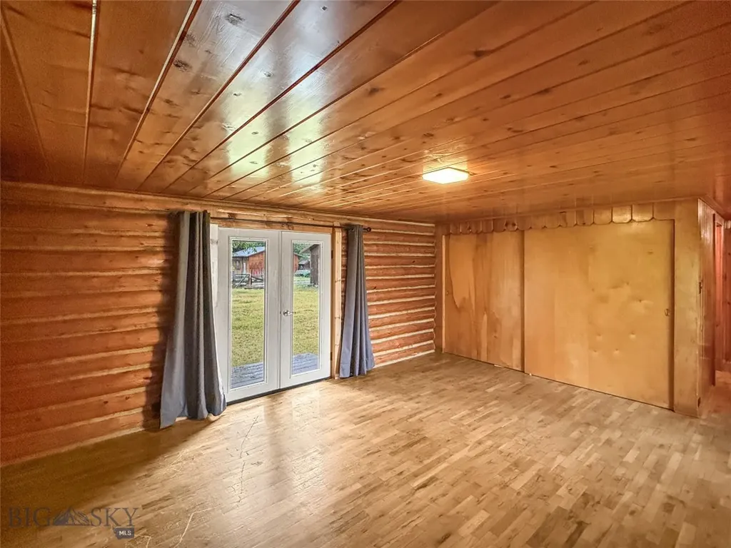 114 E Armitage Ennis MT 59729