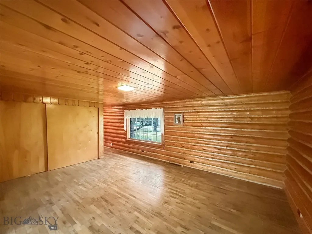 114 E Armitage Ennis MT 59729