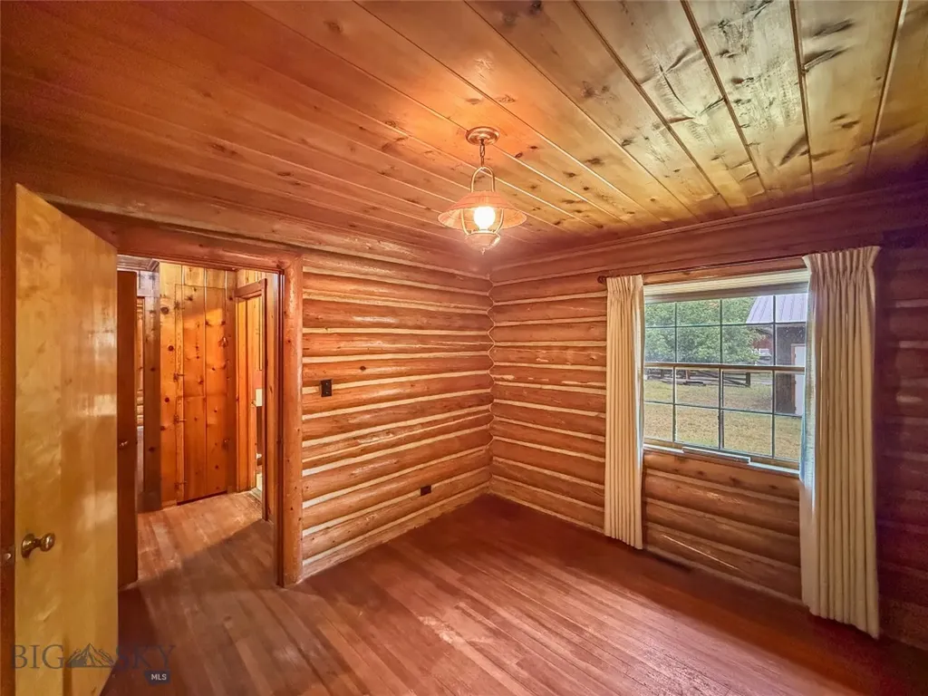 114 E Armitage Ennis MT 59729