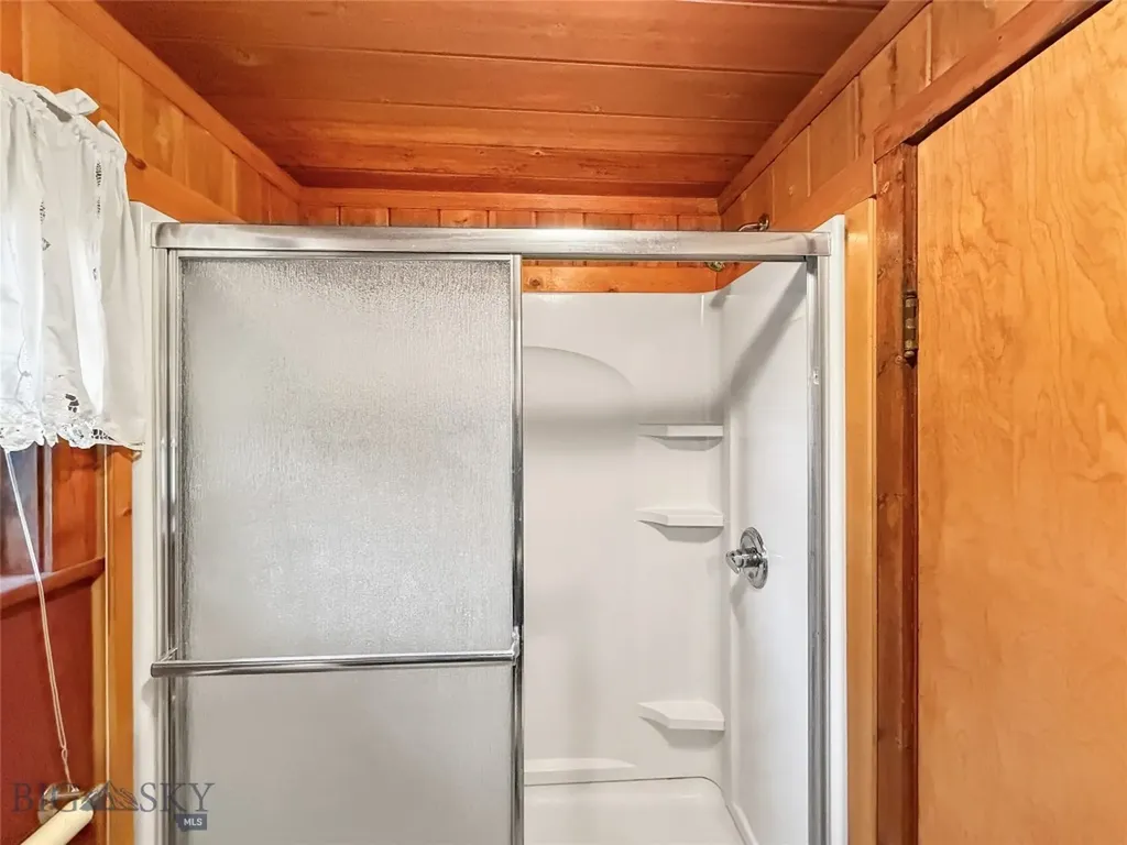 114 E Armitage Ennis MT 59729