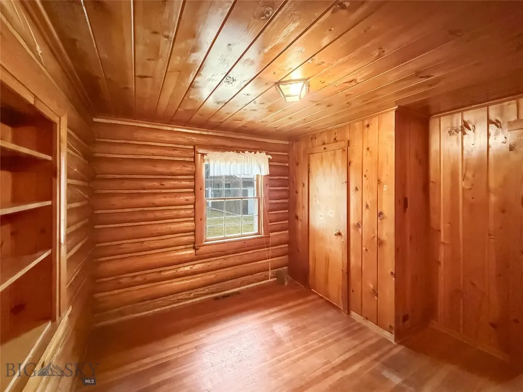 114 E Armitage Ennis MT 59729