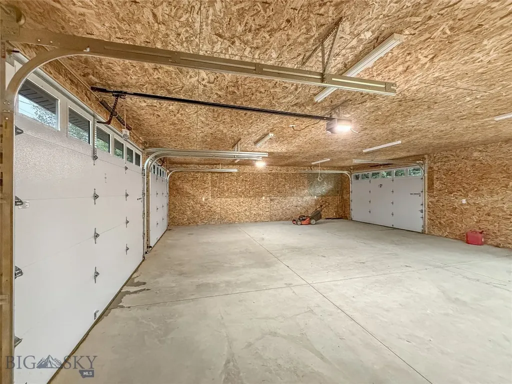 114 E Armitage Ennis MT 59729