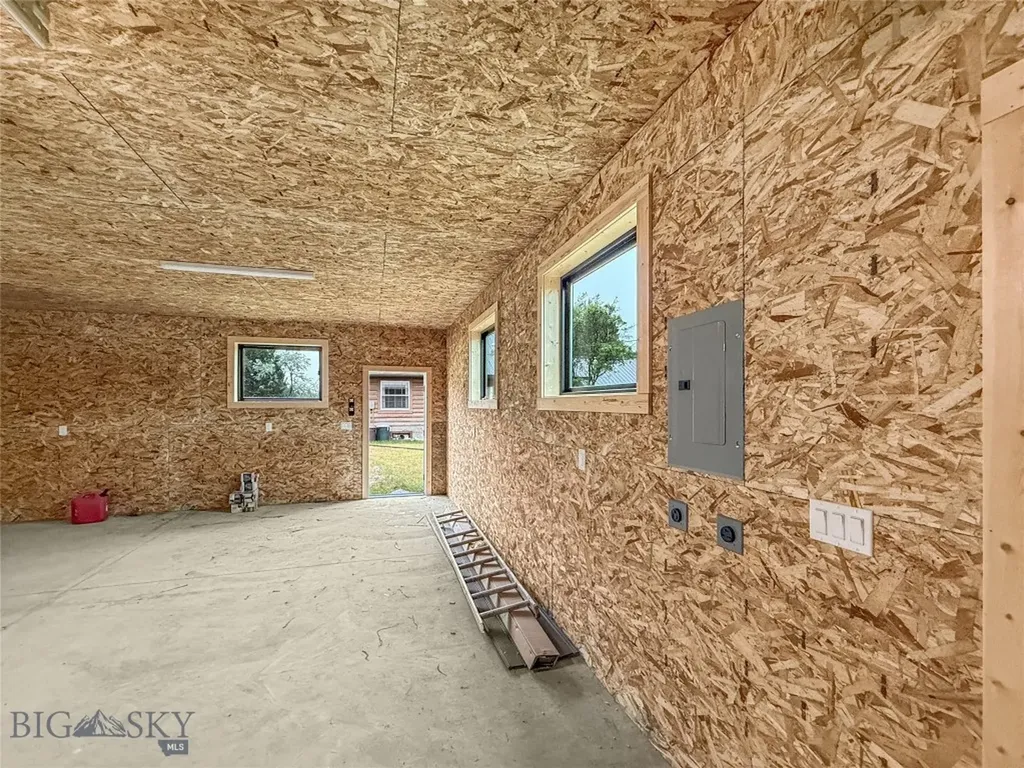 114 E Armitage Ennis MT 59729