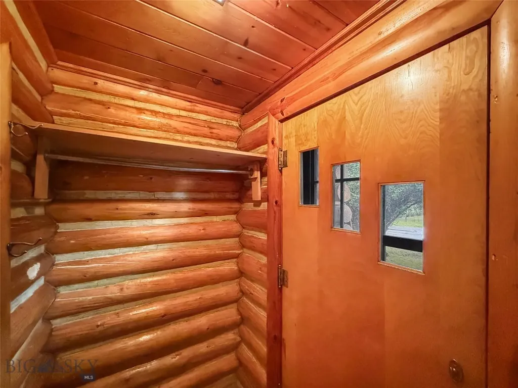 114 E Armitage Ennis MT 59729