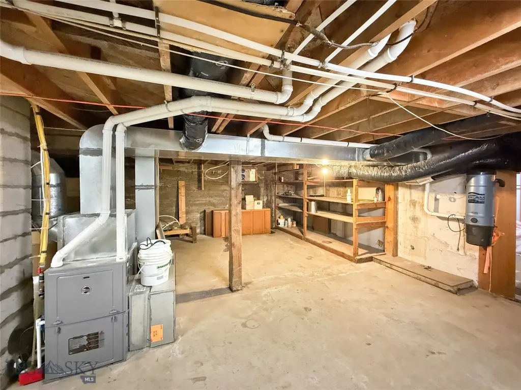 114 E Armitage Ennis MT 59729