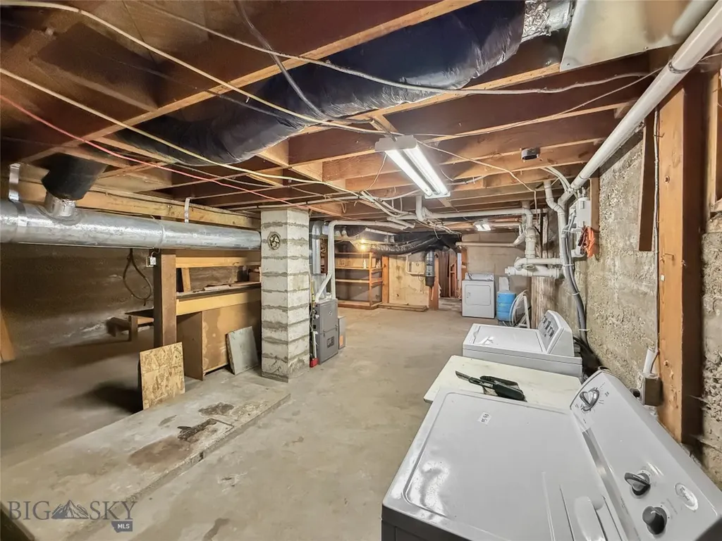 114 E Armitage Ennis MT 59729