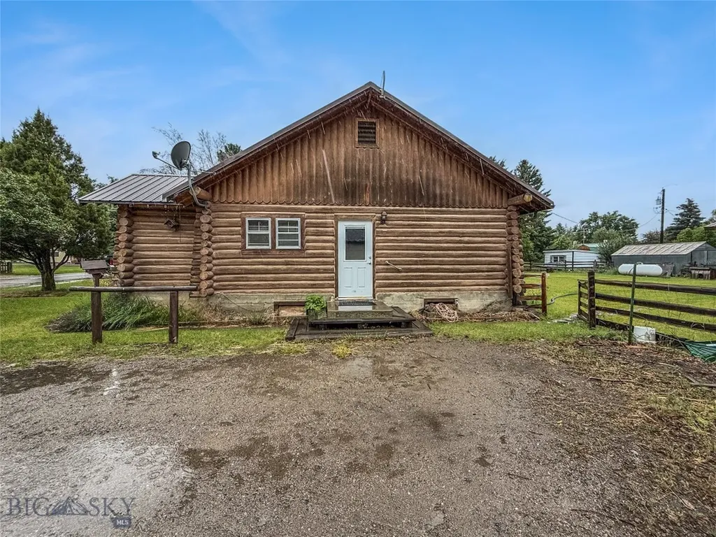 114 E Armitage Ennis MT 59729