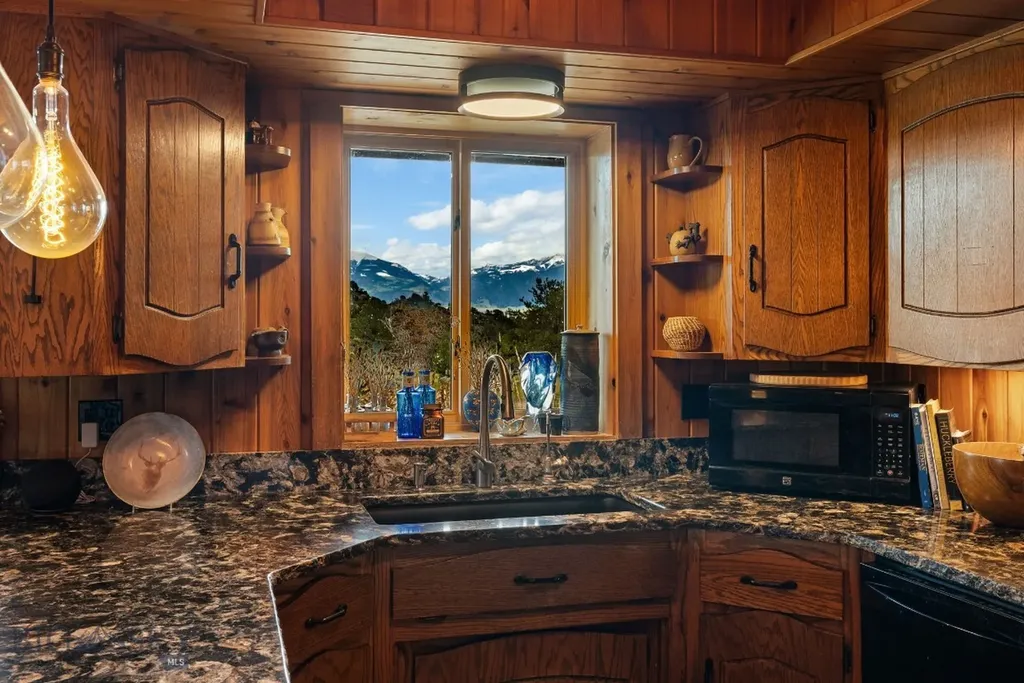 42 E L & M Ranch Ennis MT 59729