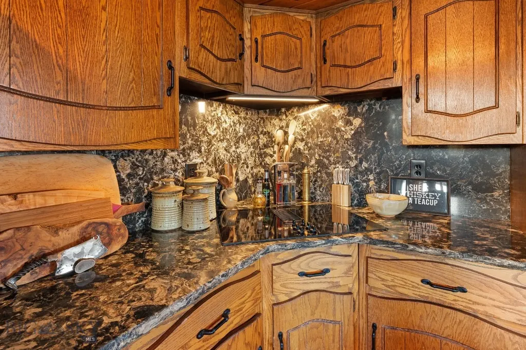 42 E L & M Ranch Ennis MT 59729