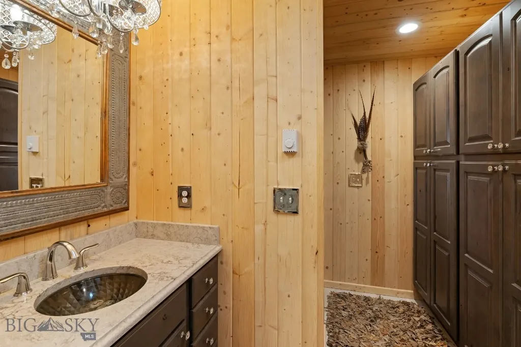 42 E L & M Ranch Ennis MT 59729