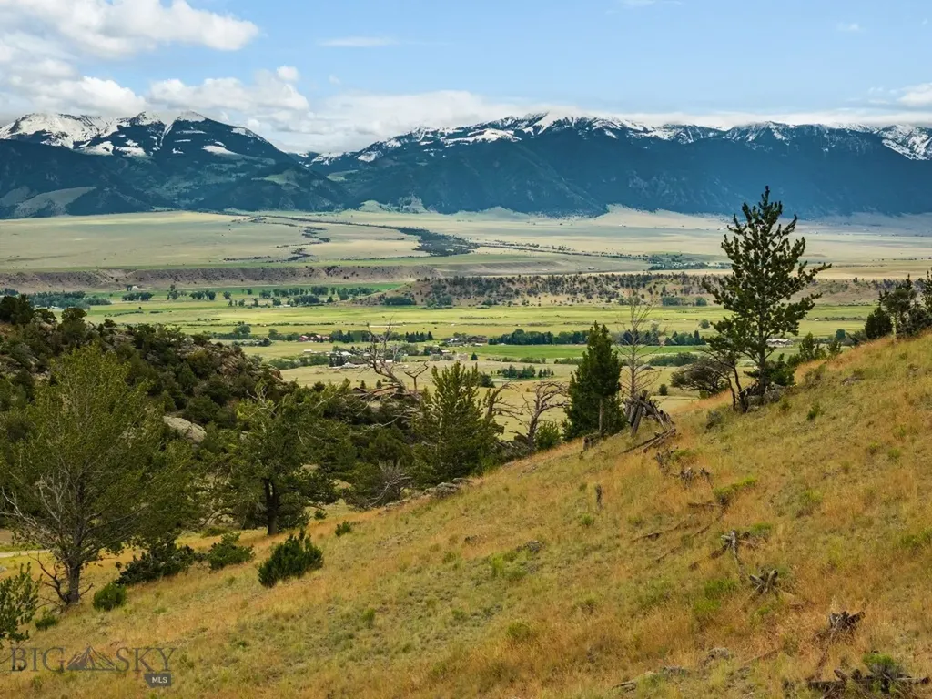 42 E L & M Ranch Ennis MT 59729
