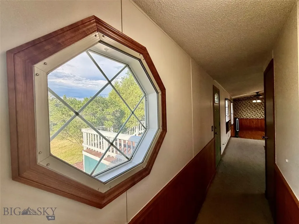 511 Table Mountain Road Gallatin Gateway MT 59730